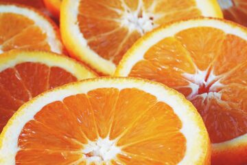 An arrangement of sliced oranges